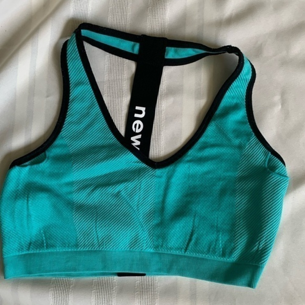 NWOT, New Balance Sports Bra, Turquoise with Black Trim. Size XL